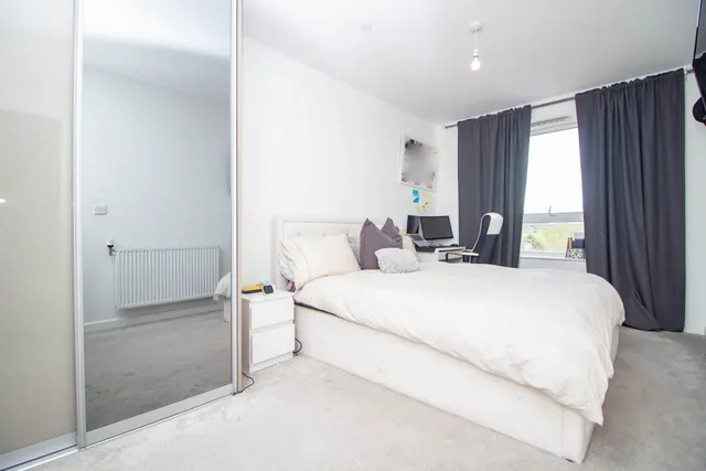 Oxhey Drive, South Oxhey, WD19, photo 3