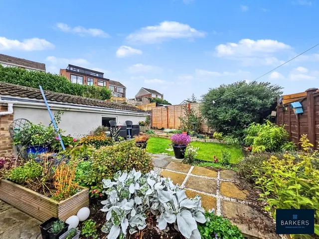 Fernlea Close, Heckmondwike, WF16, photo 2