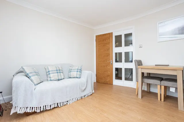The Parade, Birchington, CT7, photo 3