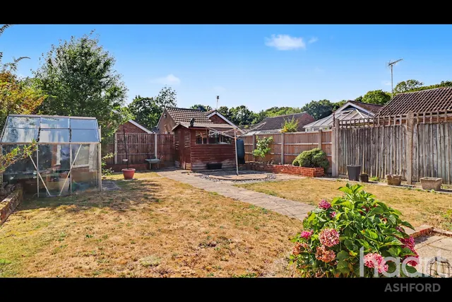 Hawks Way, Ashford, TN23, photo 2