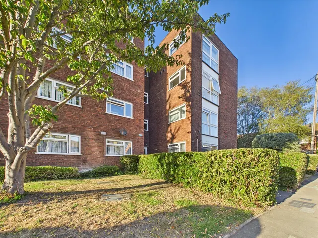 St. Christophers Close, Isleworth, TW7, photo 1