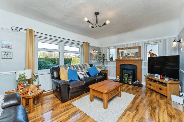 Beach Avenue, Prestatyn, LL19, photo 2
