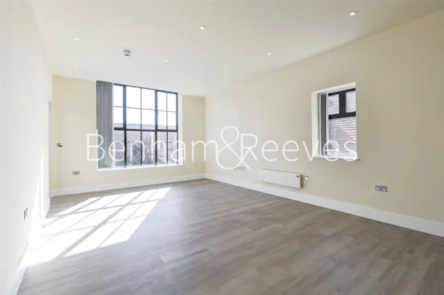 Carlyle Road, Ealing, W5, photo 1