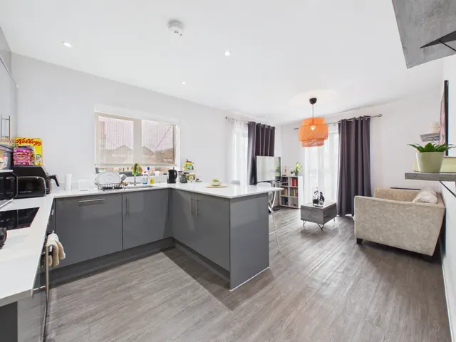 Flat 3, Mariners Court, The Docks, Gloucester, GL1 2EH, photo 1