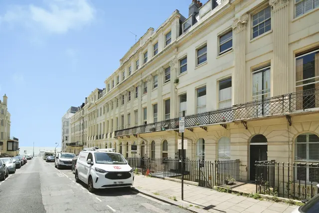 Oriental Place, Brighton, photo 1