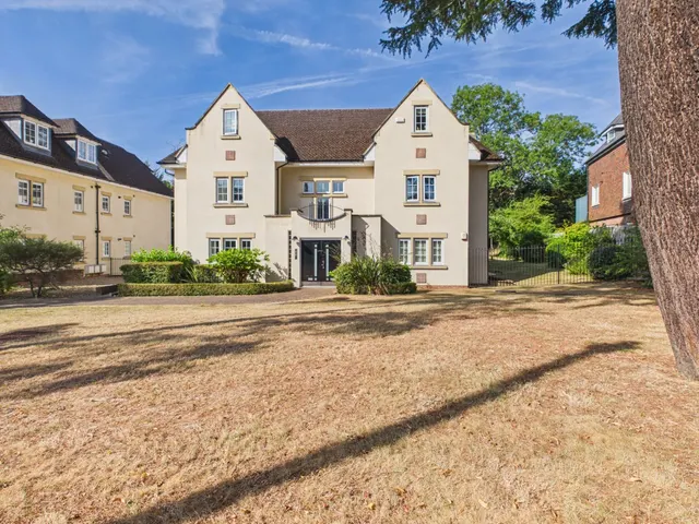Gerrards Cross, Buckinghamshire, photo 1