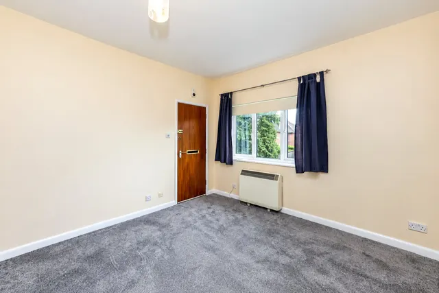 Cedars Court, The Cedars, GU1, photo 3