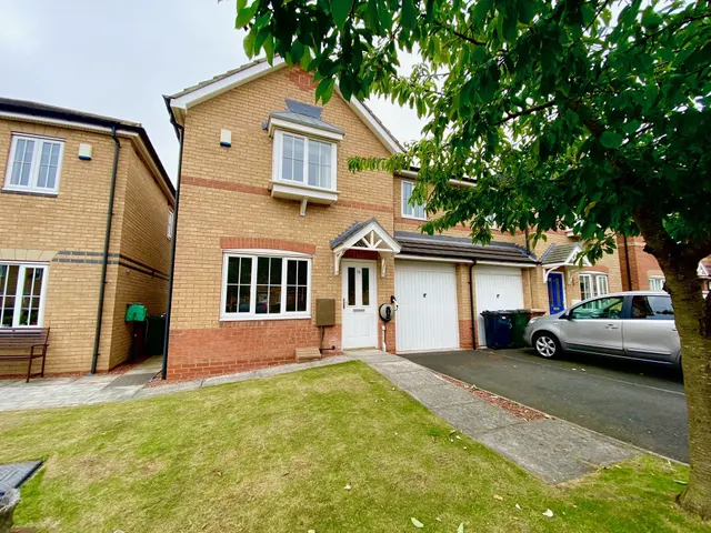 Westbury Court, Longbenton, photo 1