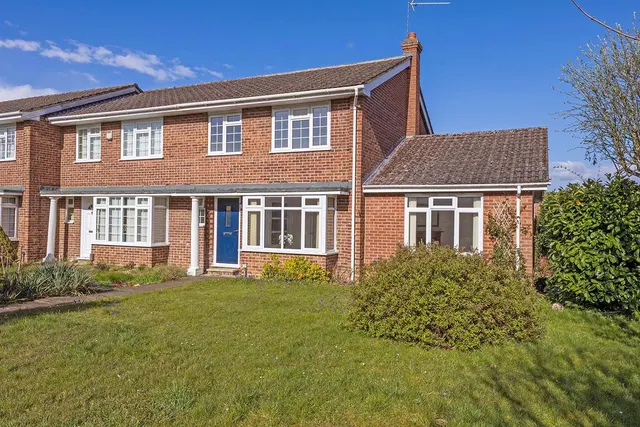 Lyneham Gardens, Cranbrook Drive, Maidenhead, Berkshire, photo 1