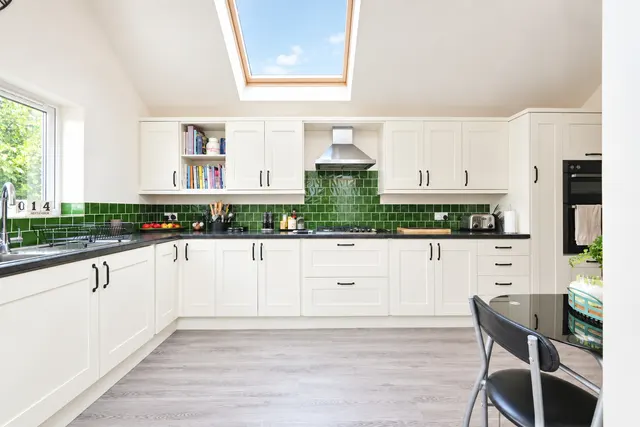 Beverley Crescent, Bedford, MK40, photo 3
