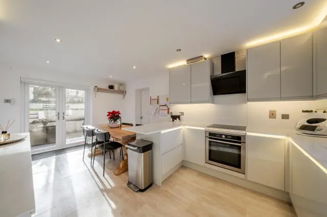 Rapleys Field, Pirbright, GU24, photo 1