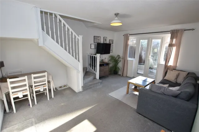 Photo 2 — Juniper Road, Farnborough, Hampshire, GU14 9XU