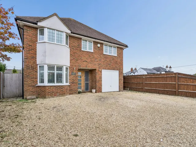 Rushmoor Avenue, Hazlemere, HP15, photo 1