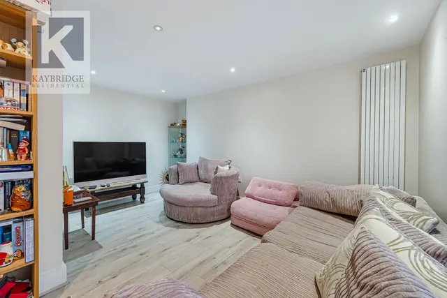 Ruxley Lane, Epsom, KT19, photo 2