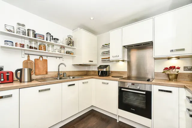 Ampthill Way, Faringdon, SN7, photo 3