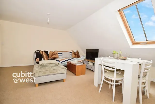Orchard Street, Chichester, PO19, photo 2