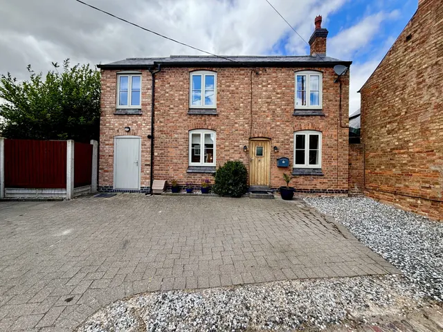 Leicester Road, Sharnford, LE10, photo 1