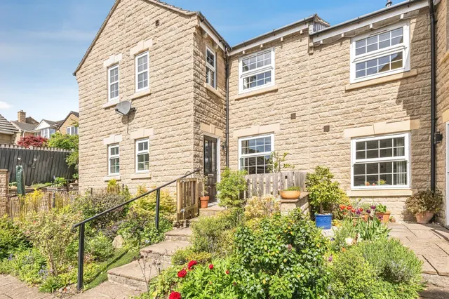 Gardeners Walk, Skelmanthorpe, HD8, photo 1