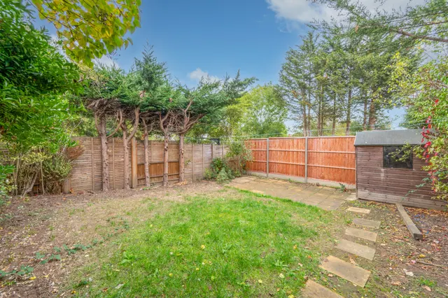 Greenford, UB6, photo 3