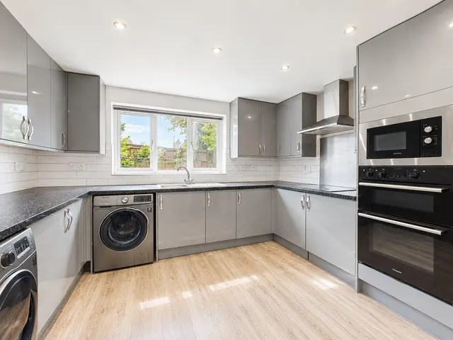 The Brackens, Basingstoke, RG22, photo 3