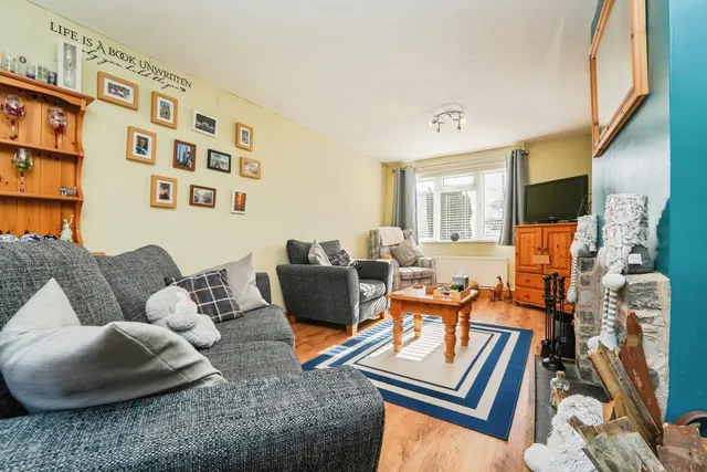 Photo 3 — Bradfords Close, Newent, Gloucestershire, GL18
