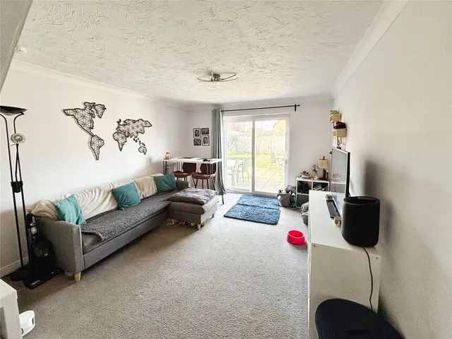 St. Aubin Drive, Telford, TF4, photo 3