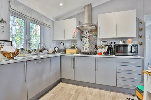 Matchams Lane, Hurn, BH23, photo 3