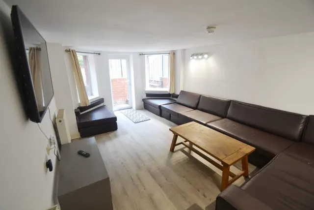 Amherst Road, Fallowfield, M14, photo 1