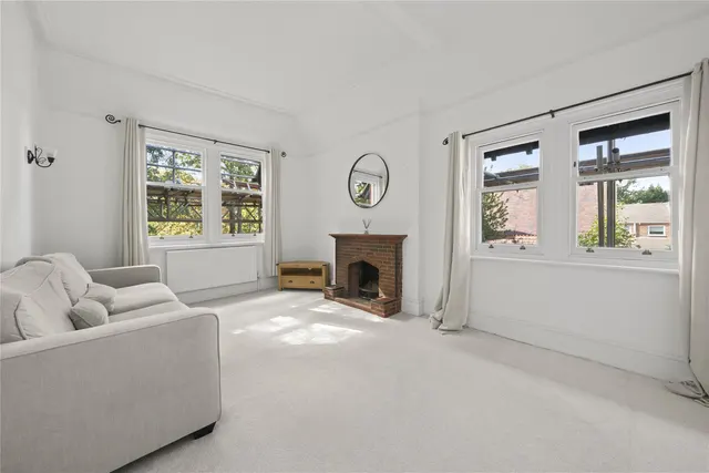 Egerton Road, Weybridge, KT13, photo 2