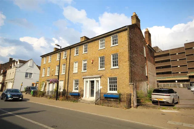Easton Street, High Wycombe, HP11, photo 3