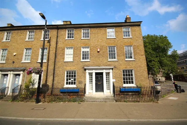 Easton Street, High Wycombe, HP11, photo 2