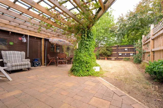 Devon Drive, Kettering, NN15, photo 2