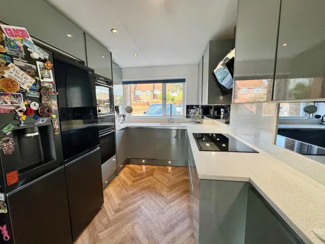 Portsmouth Road, Bursledon, SO31, photo 3