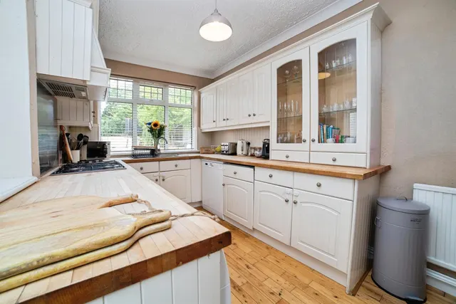 Sutton Road, Mansfield, NG18, photo 3