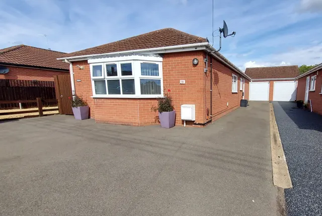 Crown Lane, Thurlby, Bourne, PE10, photo 1