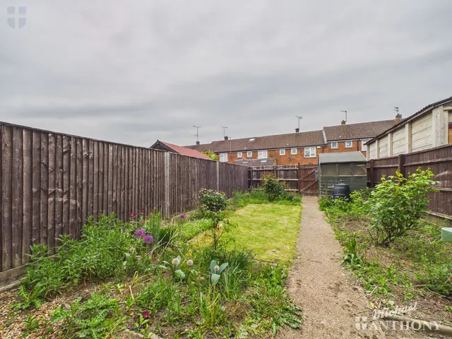 Photo 3 — Gatehouse Road, Aylesbury, HP19 8EH