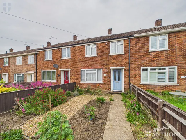 Gatehouse Road, Aylesbury, HP19 8EH, photo 1