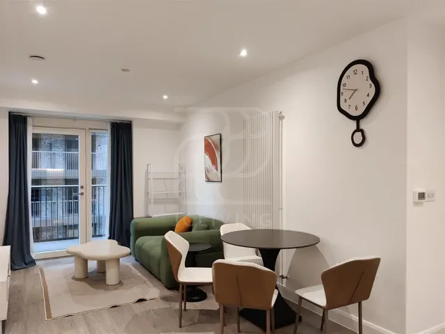 Eden Place, London, E16, photo 1