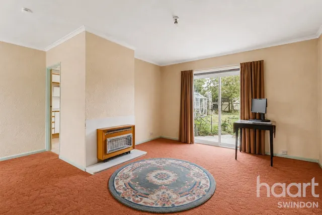 Coombe Road, Swindon, SN25, photo 2