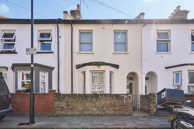Chesterton Road, London, E13, photo 1