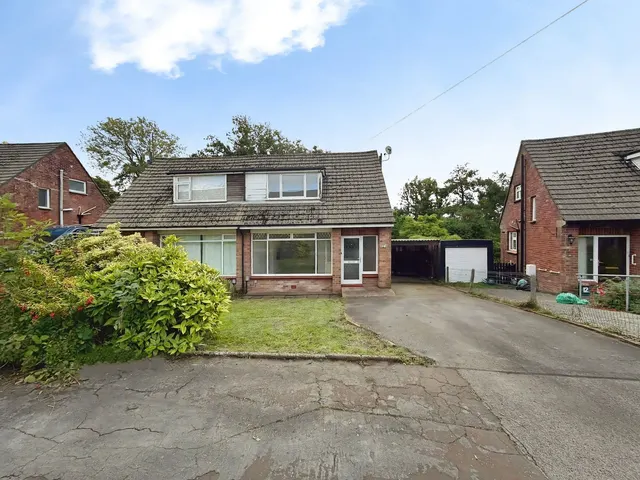 Kennington Close, Killay, SA2, photo 1