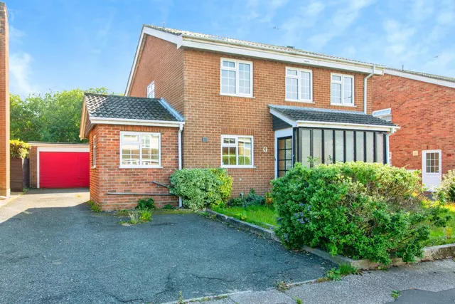Sutherland Drive, Lowestoft, NR32, photo 1