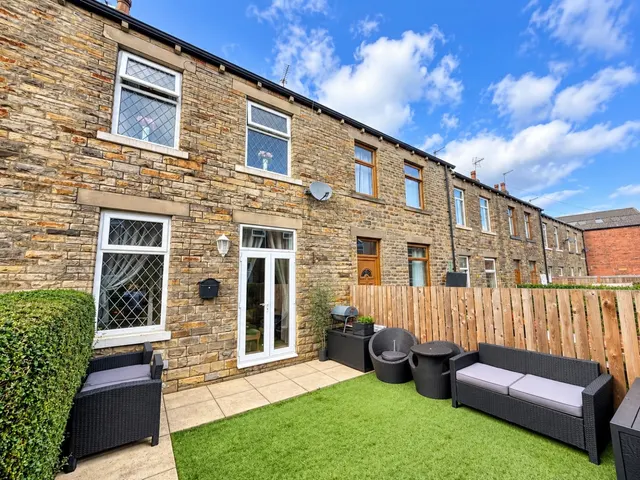 Ashfield Terrace, Cleckheaton, BD19, photo 1