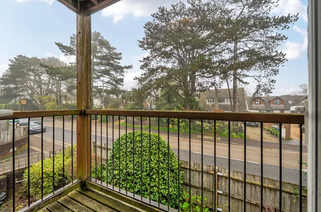Warsash Road, Locks Heath, SO31, photo 1