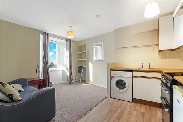 Main Street, Largs, KA30, photo 2