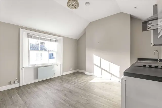 Photo 3 — Richmond Hill, Richmond, TW10 6QX