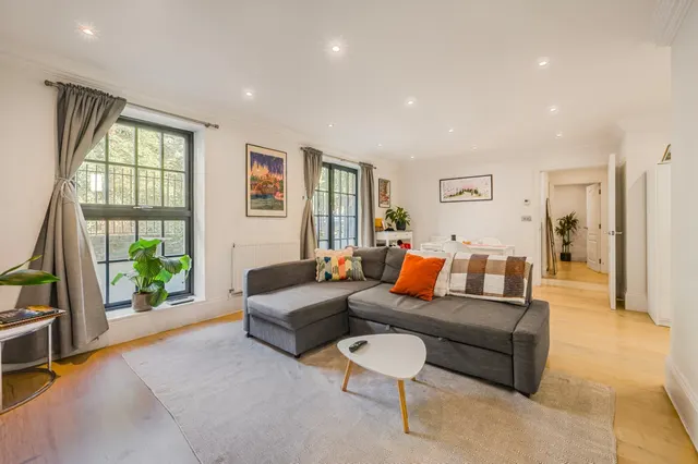 Lough Road, Islington, N7, photo 1