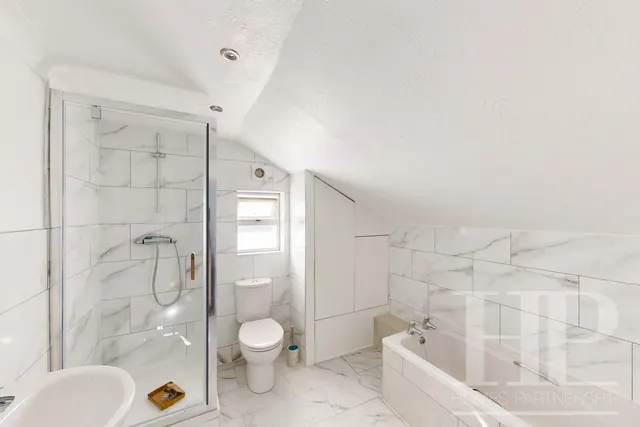 Balcombe Road, Horley, RH6, photo 3