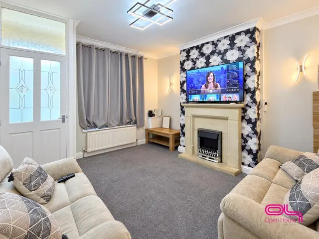 St. Thomas Street, Bolton, BL1, photo 2