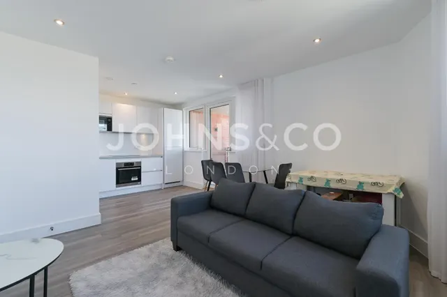 Healum Avenue, Southall, UB2, photo 1